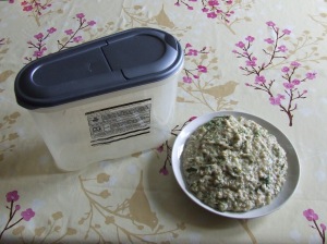 Seaweed lettuce and egg porridge